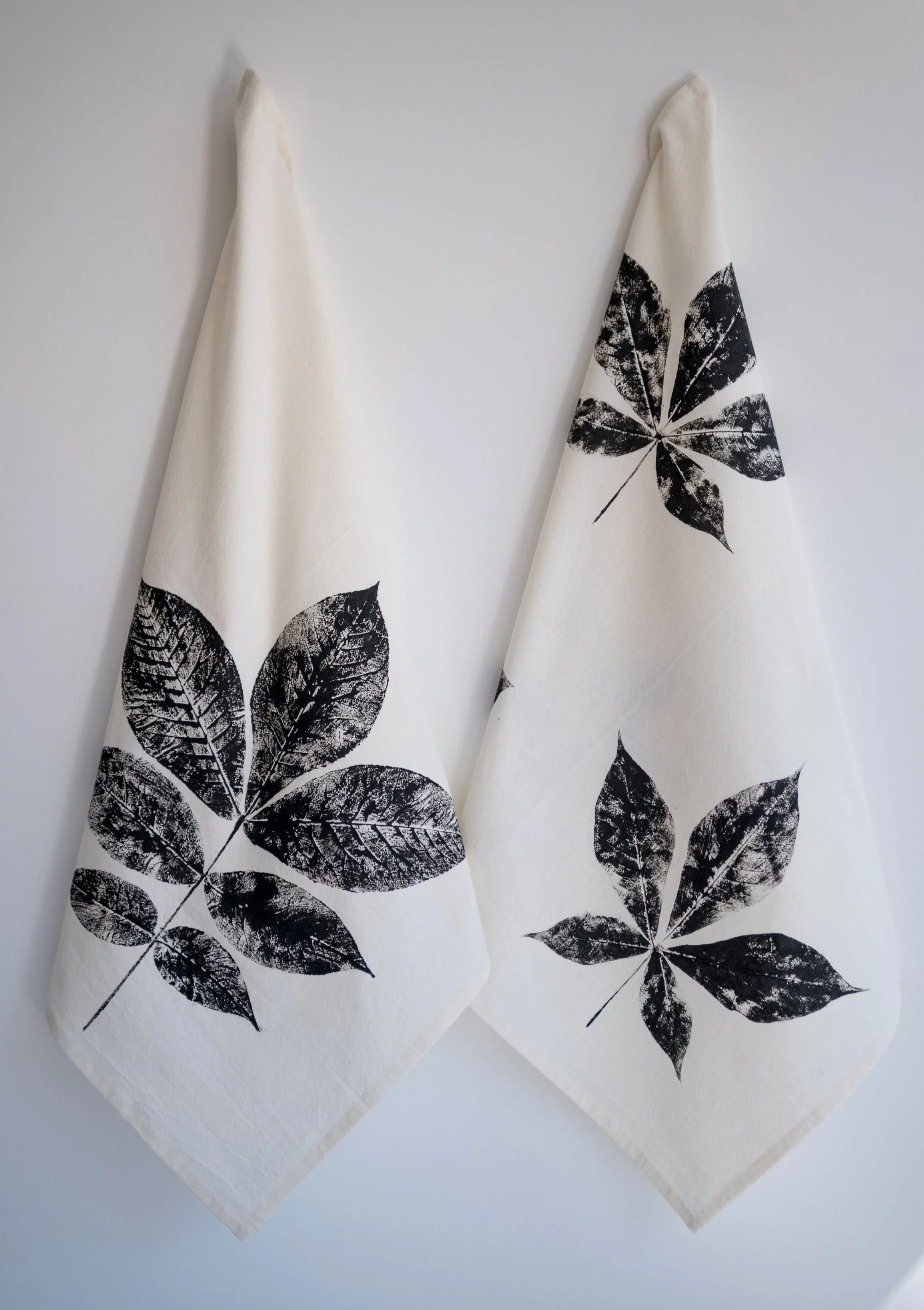 Unbleached 100% Cotton Hickory Leaf Tea Towel in Natural