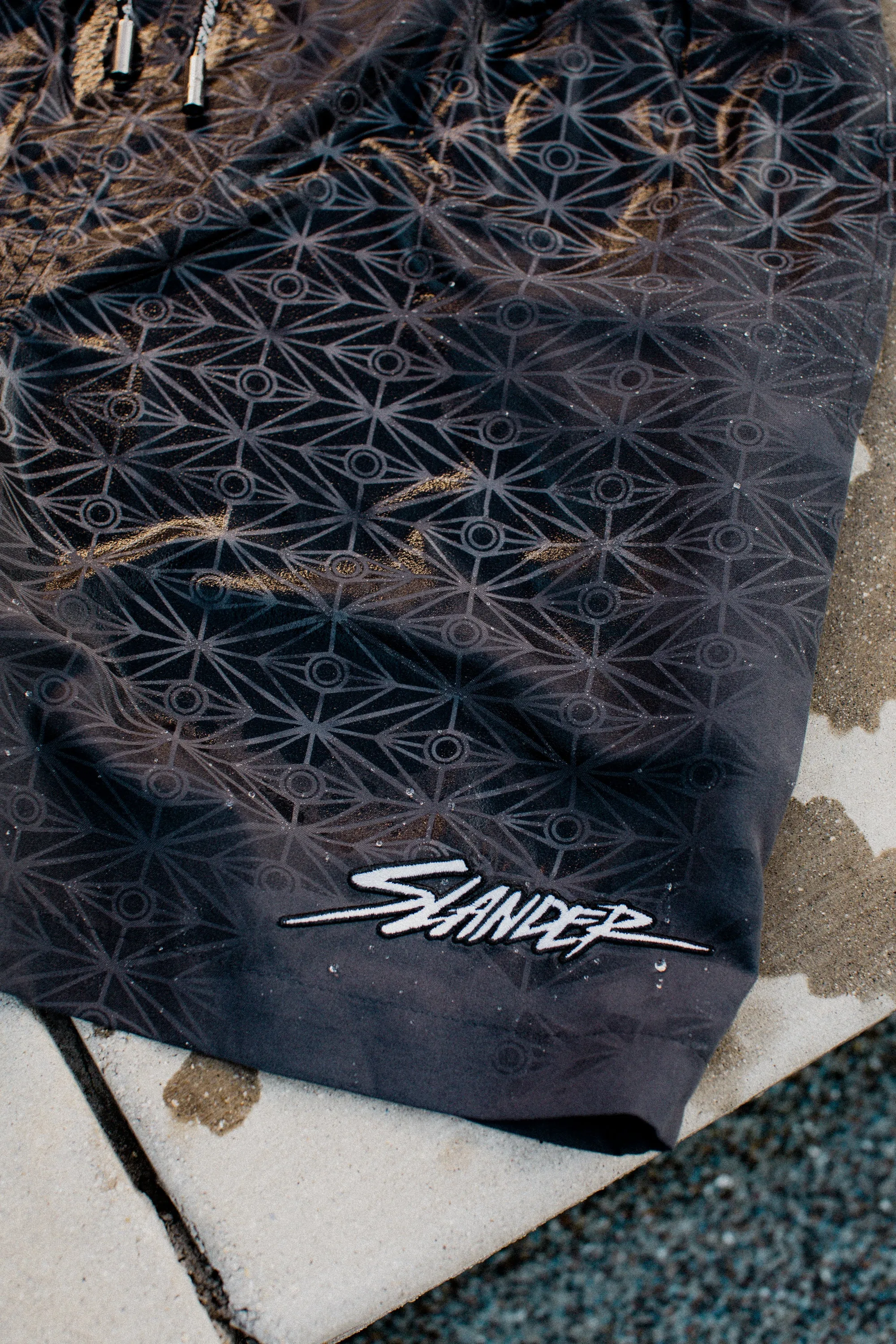 WATER REACTIVE SWIM SHORTS
