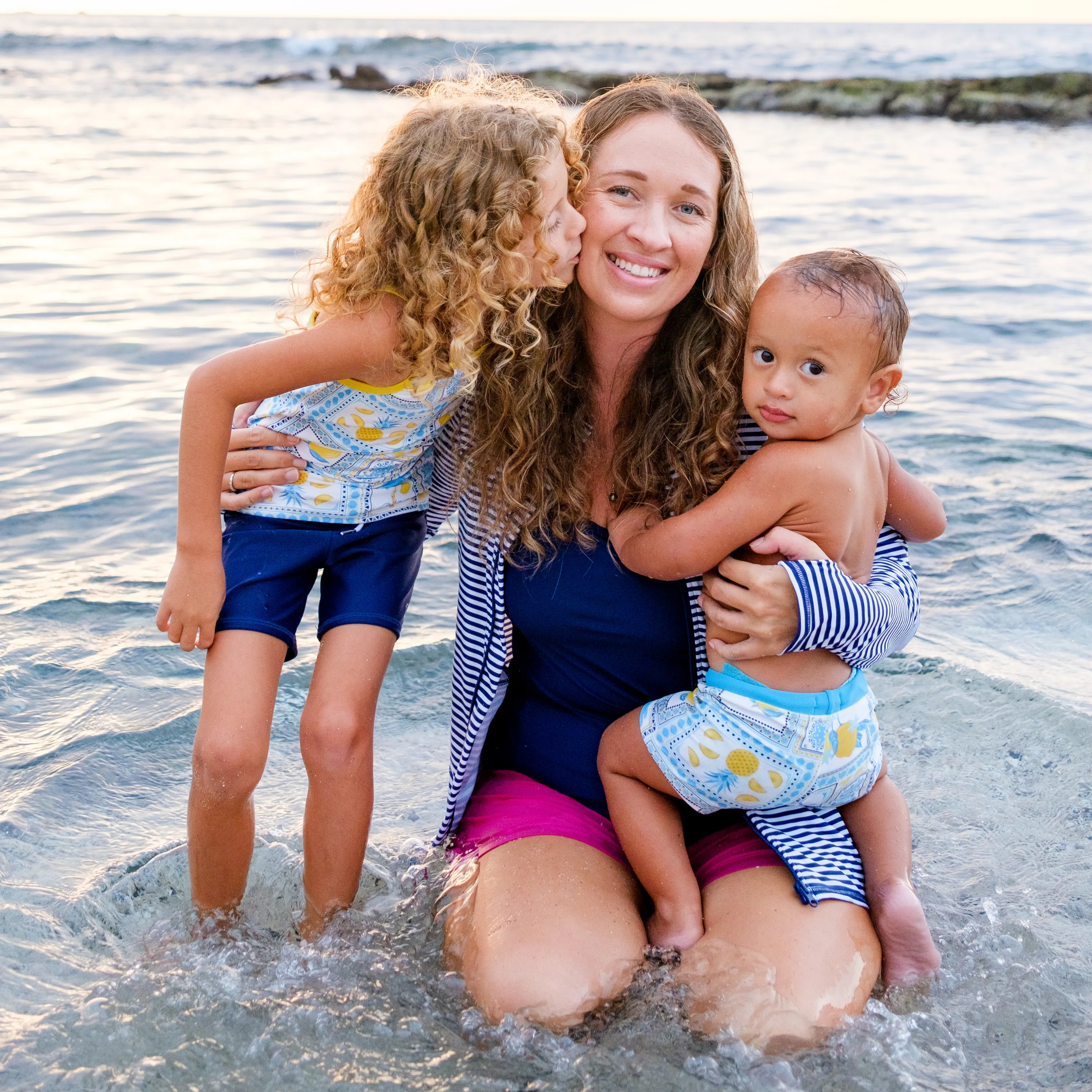 Women's Long Sleeve Rash Guard with Pockets | "Stunner"